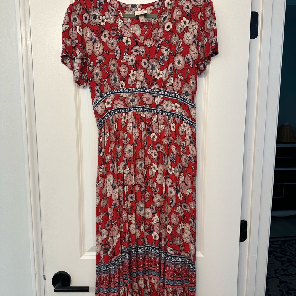 Knox Rose Red Maxi Dress with Elegant Flowing Design